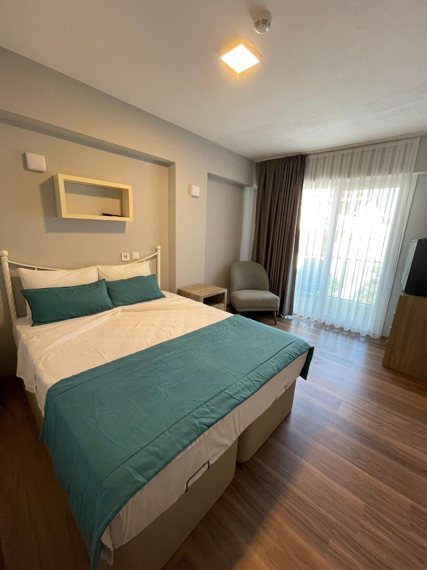 Colophon Beach Otel Gumuldur Extérieur photo