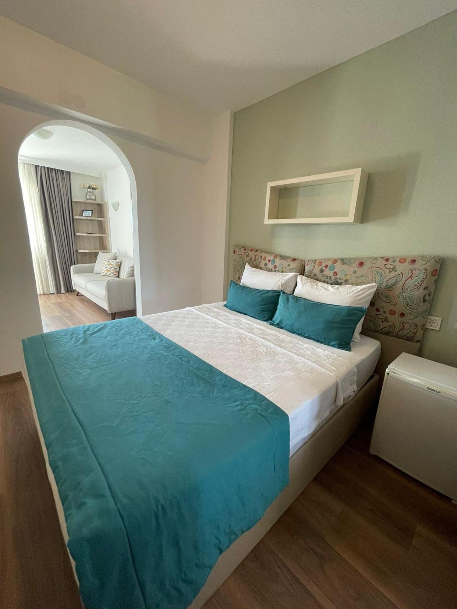Colophon Beach Otel Gumuldur Extérieur photo